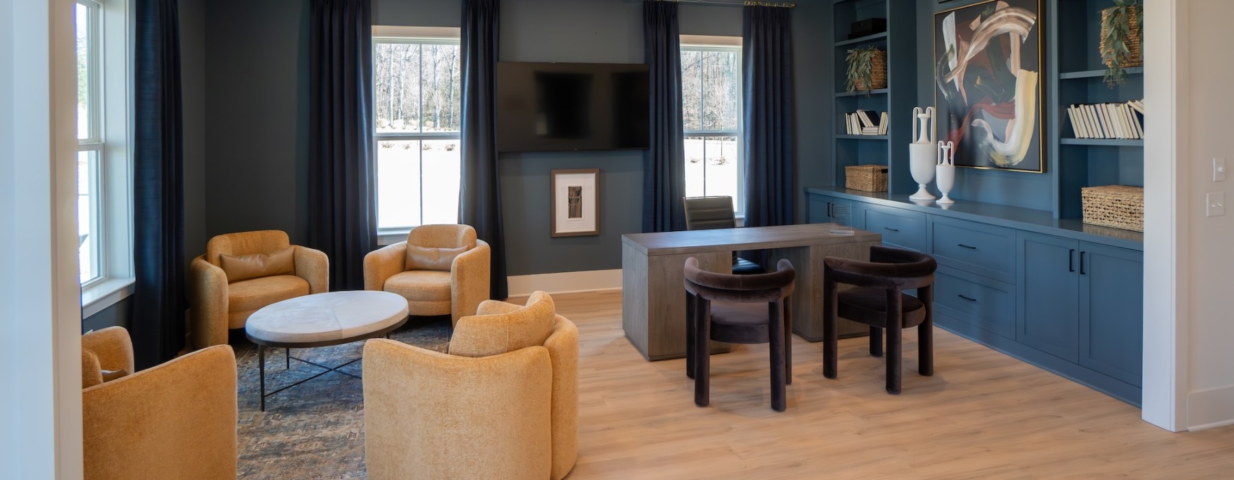 Beautiful clubroom with lounge seating